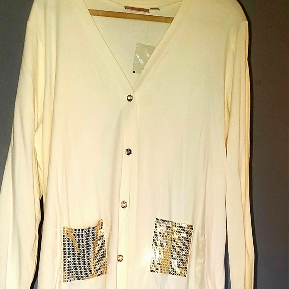 Quacker Factory Sweaters - New Quacker Factory white and gold pockets sweater